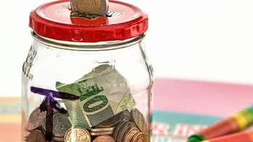 Imagem ilustrativa de um cofrinho de dinheiro - Pixabay