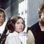 Luke e Leia Skywalker ao lado de Han Solo, personagens da franquia "Star Wars"