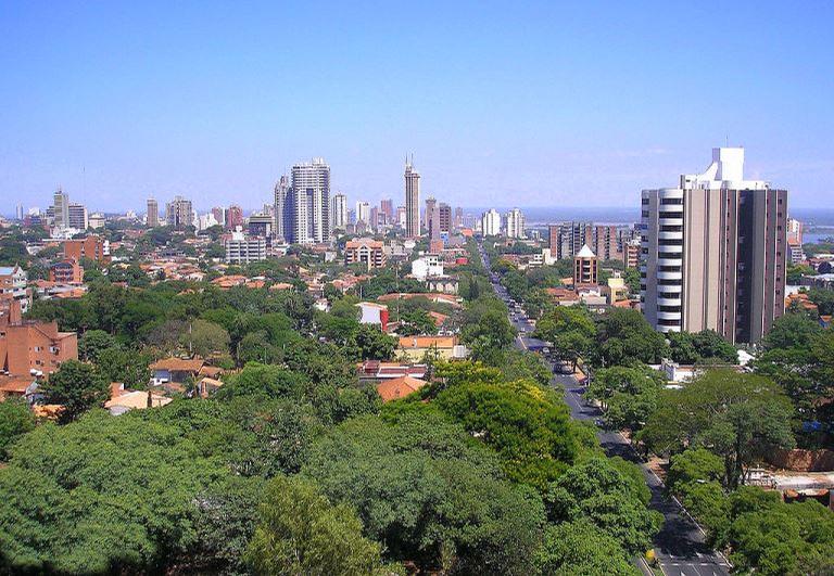 Prédios e casas no Paraguai