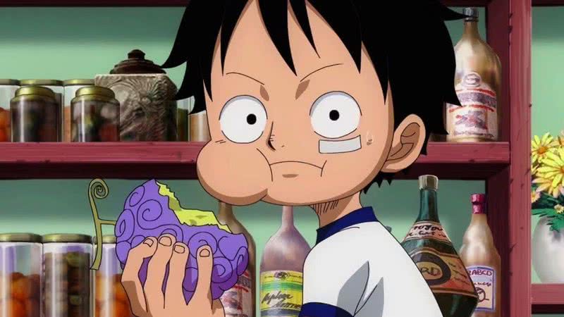 Luffy, de "One Piece", comendo uma akuma no mi - Reprodução/Toei Animation