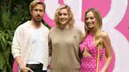 Ryan Gosling, Greta Gerwig e Margot Robbie para a divulgação de 'Barbie' - Jon Kopaloff/Getty Images