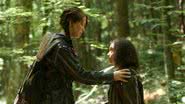 Katniss Everdeen e Rue em 'Jogos Vorazes' (2010) - Reprodução/Lionsgate
