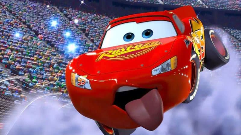 Personagem Relâmpago Mcqueen em cena de "Carros", filme de 2006 - Divulgação/Pixar
