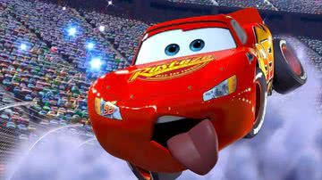 Personagem Relâmpago Mcqueen em cena de "Carros" (2006) - Divulgação/Pixar