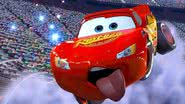 Personagem Relâmpago Mcqueen em cena de "Carros", filme de 2006 - Divulgação/Pixar