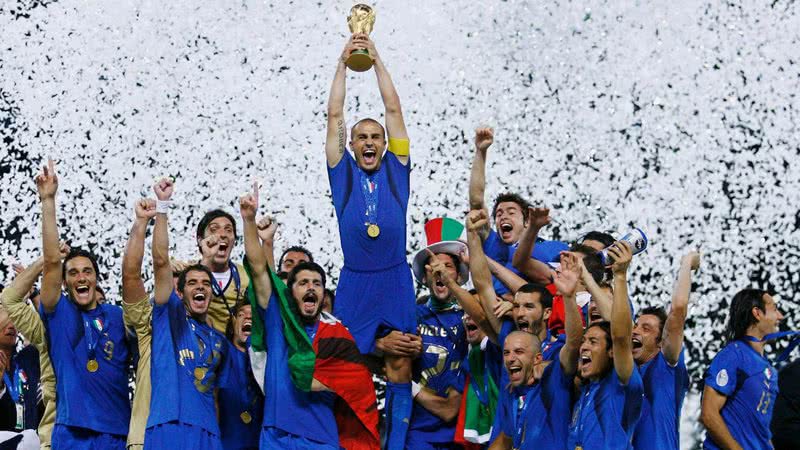Seleção da Itália após vitória na Copa do Mundo de 2006 - Shaun Botterill/Getty Images