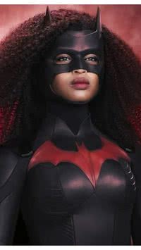 Após 3 temporadas, Batwoman é cancelada pela CW