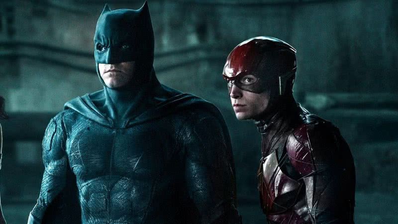 Ben Affleck (Batman) e Ezra Miller (Flash) - Divulgação/Warner Bros. Pictures