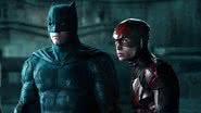 Ben Affleck (Batman) e Ezra Miller (Flash) - Divulgação/Warner Bros. Pictures