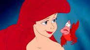 Ariel e Sebastião em cena de 'A Pequena Sereia' (1989) - Divulgação/Disney