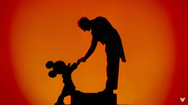 Cena de Walt Disney e Mickey no vídeo 'Disney 100 Tradition Special Look' - Reprodução/Youtube/Disney