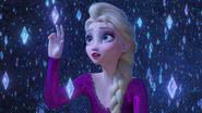 Cena de Elsa na animação 'Frozen 2' (2019) - Reprodução/Disney