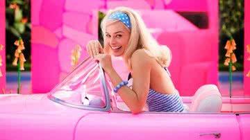 Margot Robbie como a boneca Barbie em filme - Divulgação/Warner Bros. Pictures