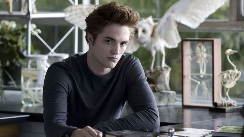 Robert Pattinson como Edward Cullen em 'Crepúsculo' - Reprodução/Paris Filmes