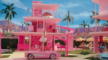 A mansão da Barbie no live-action - Reprodução/ Warner Bros. Pictures