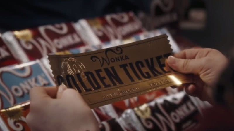Barras de chocolate Wonka em cena de “A Fantástica Fábrica de Chocolate” (2005) - Reprodução/Warner Bros.