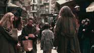 Beco Diagonal no filme 'Harry Potter e a Pedra Filosofal' (2001) - Reprodução/Warner Bros.