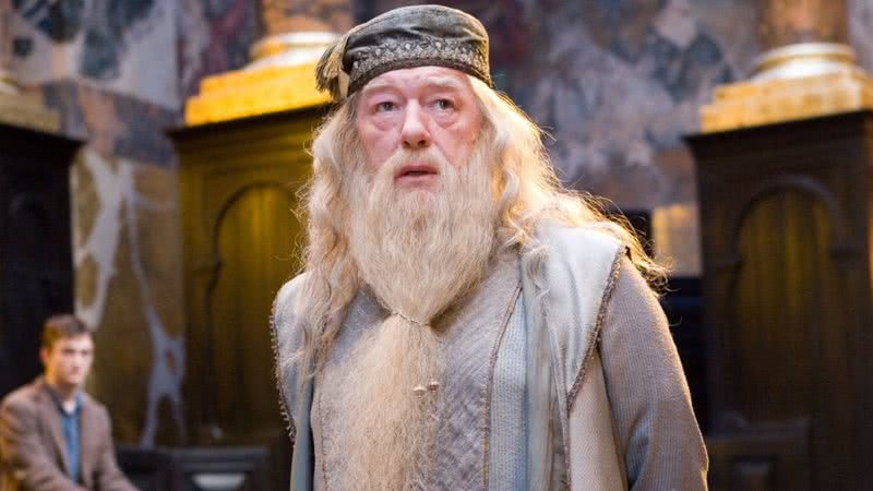 Was Dumbledore a time traveler?  Understand the theory