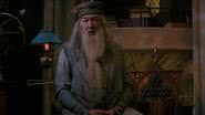 Michael Gambon como Dumbledore em 'Harry Potter e a Ordem da Fênix' (2007) - Reprodução/Warner Bros.