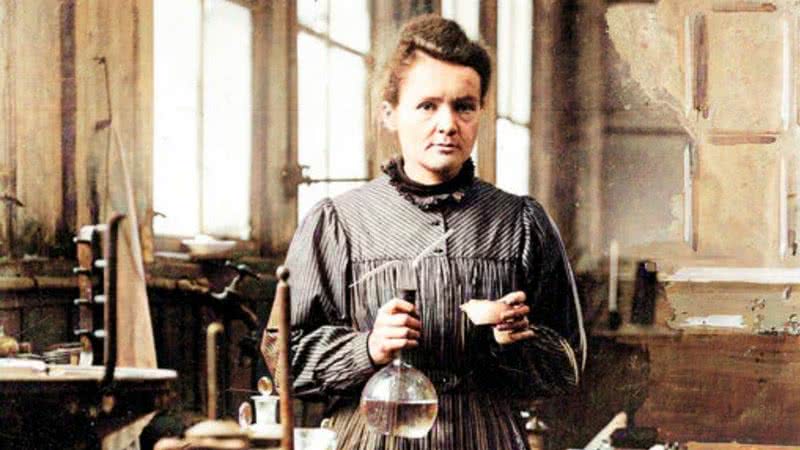 Cientista Marie Curie em seu laboratório - Divulgação/ Wikimedia Commons