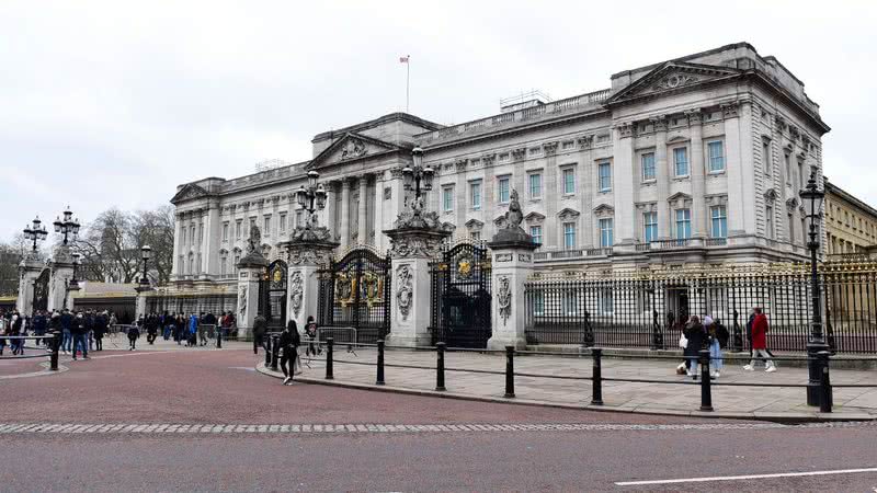 Frente do Palácio de Buckingham em Londres, Inglaterra - Getty Images