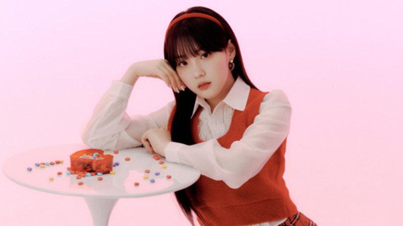 Chaehyun em imagem de divulgação da música 'Giddy' - Divulgação/ WAKEONE/ Swing Entertainment