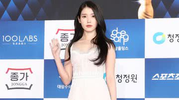 IU durante o 43rd Blue Dragon Film Awards - Chung Sung-Jun/Getty Images