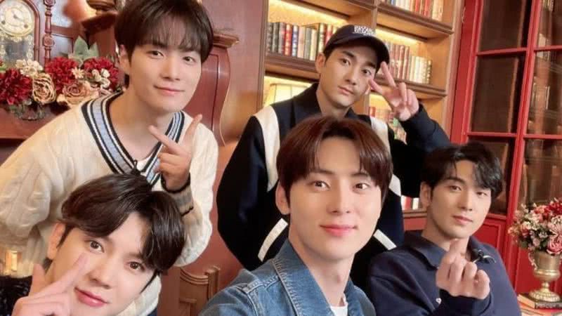 Baekho, Minhyun, JR, Aron e Ren, integrantes do NU'EST - Divulgação/ Instagram/ nuest_official