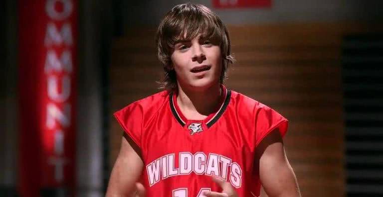 Zac Efron como Troy Bolton, em High School Musical - Divulgação