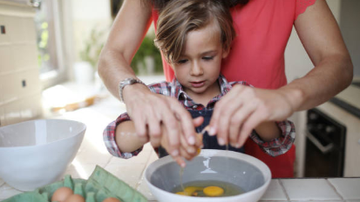 6 peças para crianças aprenderem a cozinhar - Reprodução/Getty Images
