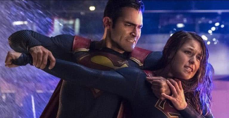 Cena do embate entre Supergirl e Superman na série Supergirl - Divulgação/CW