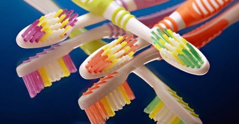Imagem ilustrativa de escovas de dente - Pixabay