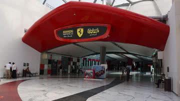 Entrada do Ferrari World, em Abu Dhabi - Pixabay
