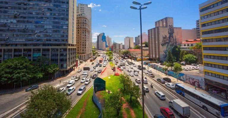 Imagem aérea de uma rua da cidade de São Paulo - Pixabay