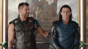 Cena de Thor e Loki em Thor: Ragnarok (2017) - Divulgação/Marvel Studios