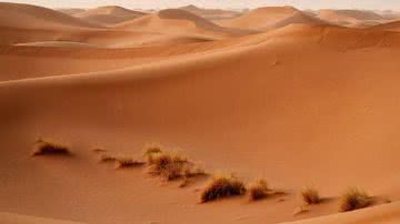 Dunas de areia em um deserto - Pixabay