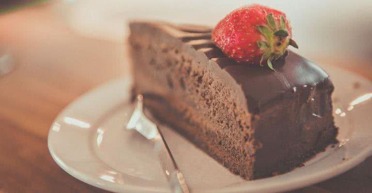 Imagem ilustrativa de um bolo de chocolate - Pixabay