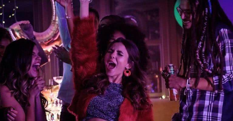 'Esticando a Festa': Victoria Justice precisa corrigir passado em novo filme da Netflix - Divulgação