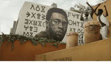 Mural em homenagem a Chadwick Boseman em 'Pantera Negra: Wakanda Para Sempre' - Divulgação/ Disney/ Marvel