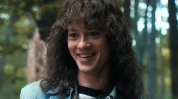 Joseph Quinn como Eddie Munson em cena da quarta temporada de 'Stranger Things' - Netflix