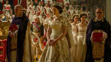 Cena da coroação de Elizabeth II na primeira temporada de 'The Crown' - Divulgação/ Netflix