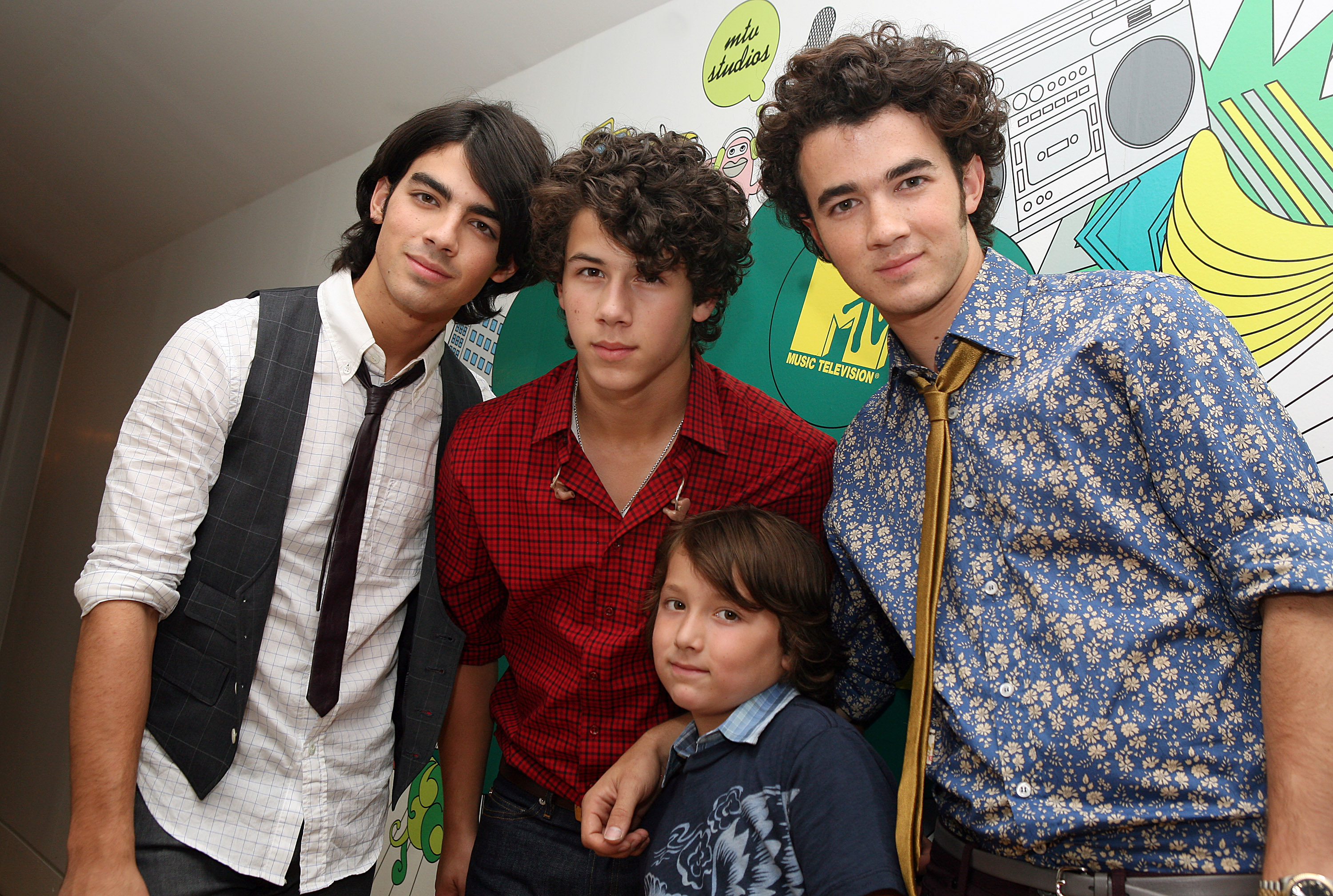 Joe, Nick, Kevin e Frankie Jonas em 2008