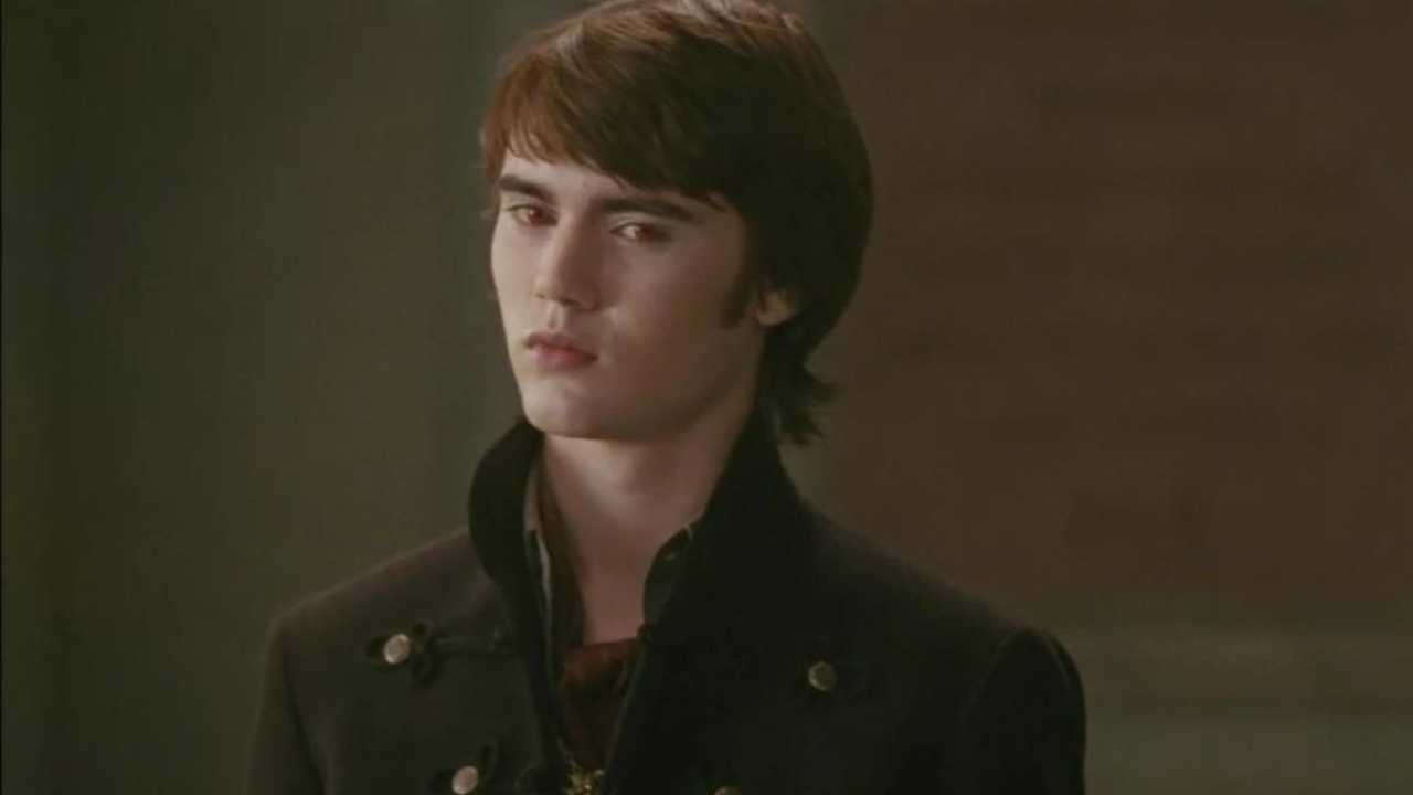 Cameron Bright como Alec na saga Crepúsculo 