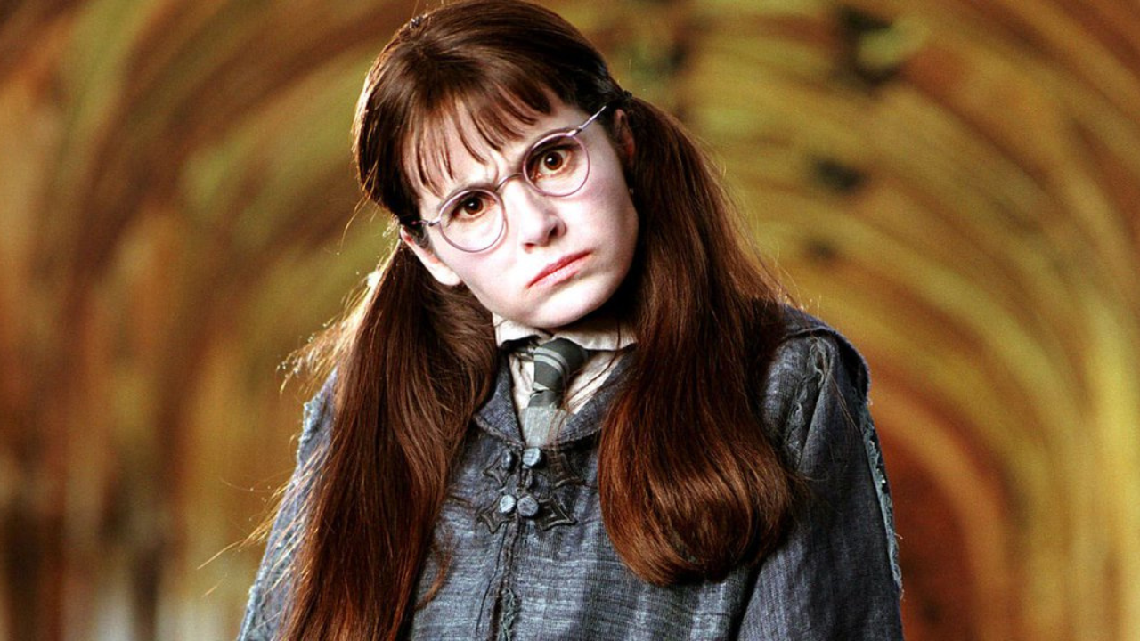 Shirley Henderson como a Murta-Que-Geme em 'Harry Potter e a Câmara Secreta'